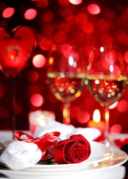 Масло розы помогает создавать романтическую атмосферу