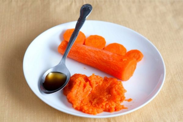 Морковь в тарелке