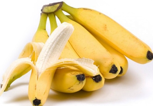 Гроздь красивых бананов