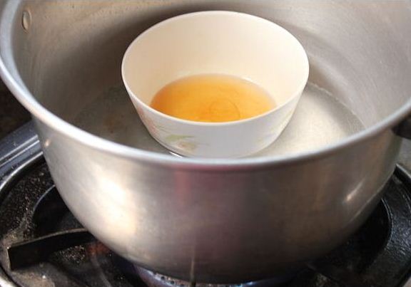 Нагревание масла на водяной бане