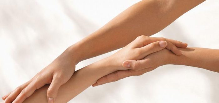 Депиляция рук воском для гладкой кожи